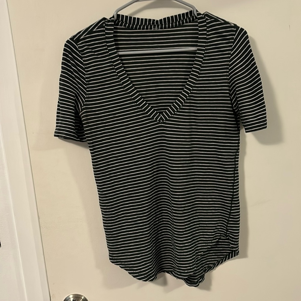 Lululemon grey striped t-shirt